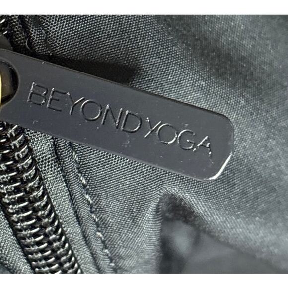 Beyond Yoga Black Convertible Gym Backpack Tote NWT - Picture 3 of 9